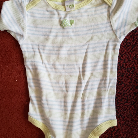 Cute uni-sex 2 pc outfit - Picture 5 of 5